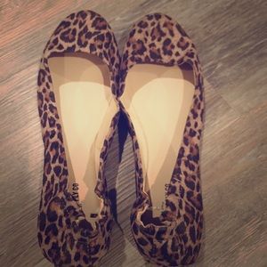 Animal print in shades of brown. Flat